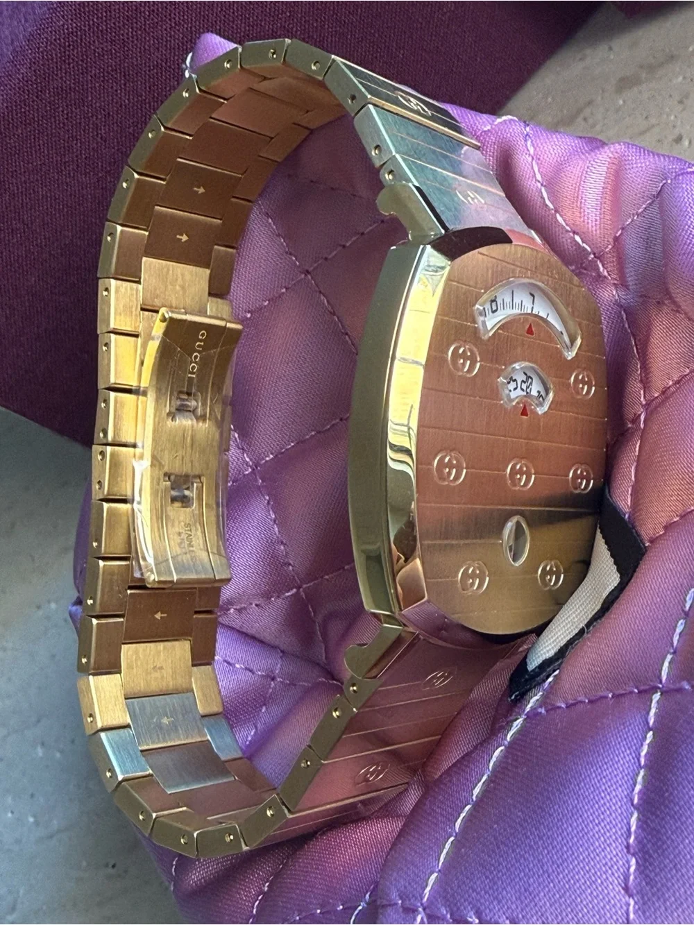NWB Gucci Grip YA157409 38mm GG Gold Dial Stainless Steel Mens & Unisex Watch